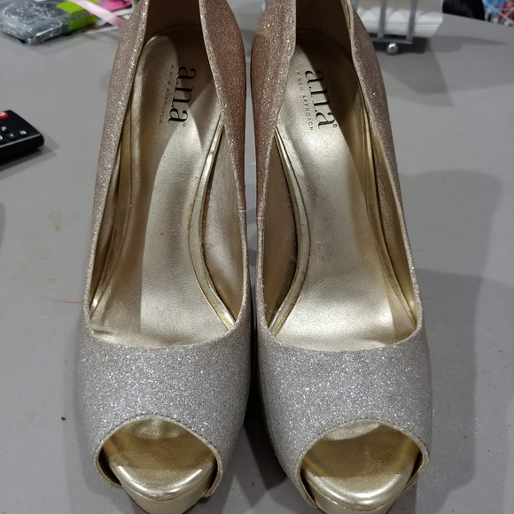 A.N.A. Gold/Glitter Pumps, Size 7M, No Box - Picture 4 of 5